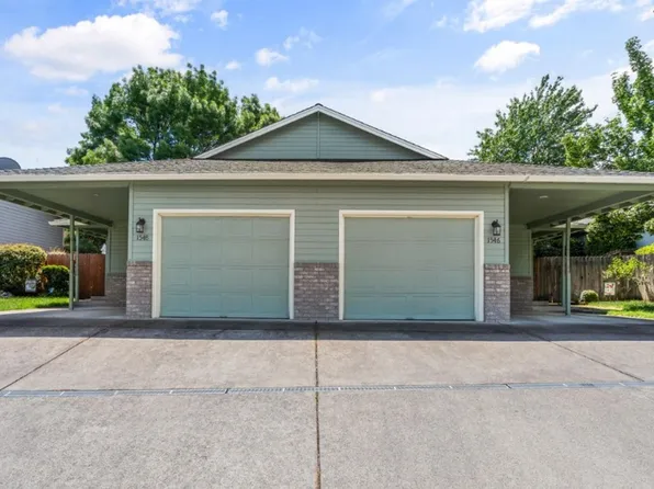 1546 & 1548 Skyhawk Rdg, Medford, OR 97504