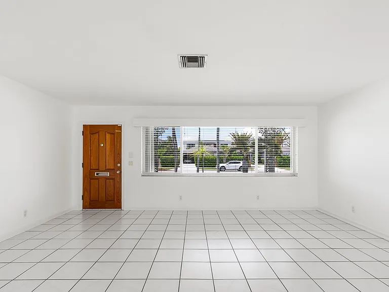 360 Palmetto St — Photo 9