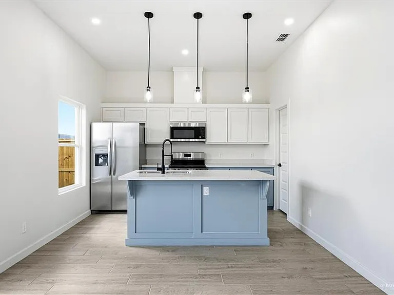 5709 Notre Dame Ave #B — Photo 6