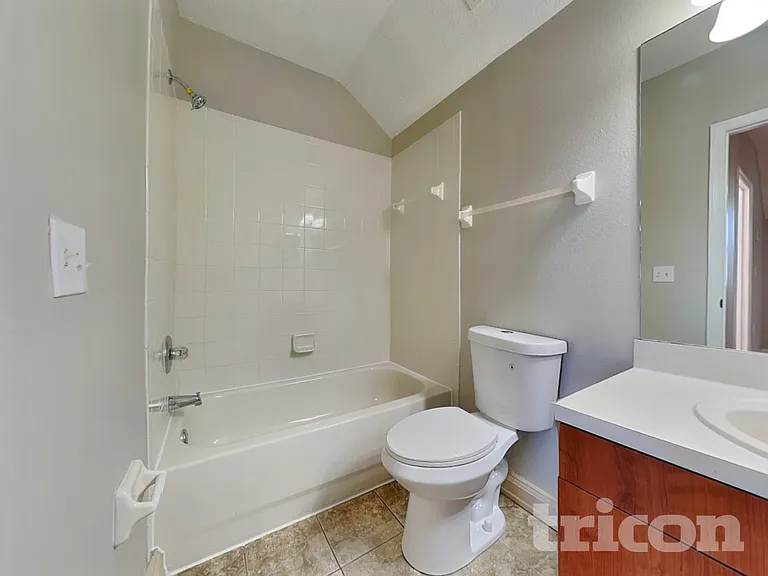 10221 Summerview Cir — Photo 13
