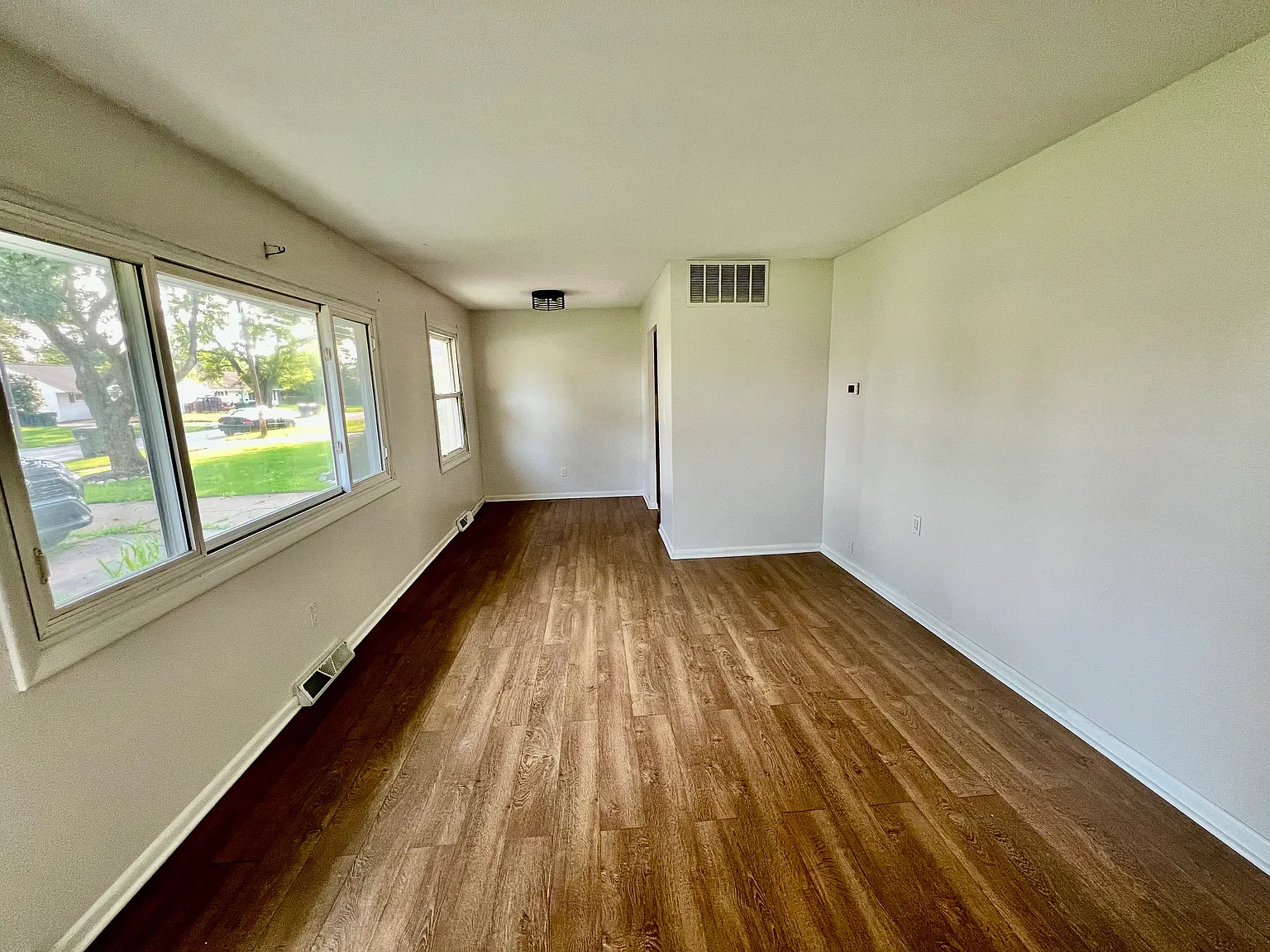 4271 Belle Ave — Photo 3