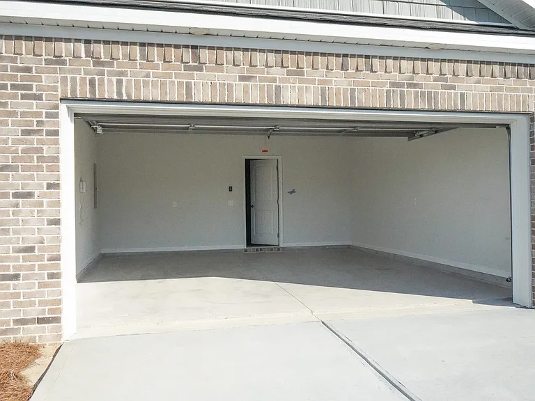 142 Brookline Dr — Photo 5