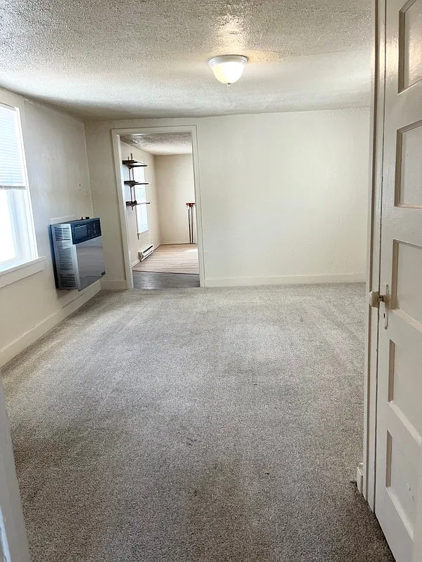 2 bed, 1.0 bath, 750 sqft, $900 — Photo 1