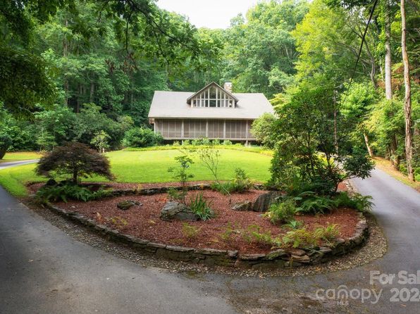 552 Avery Creek Rd, Arden, NC 28704