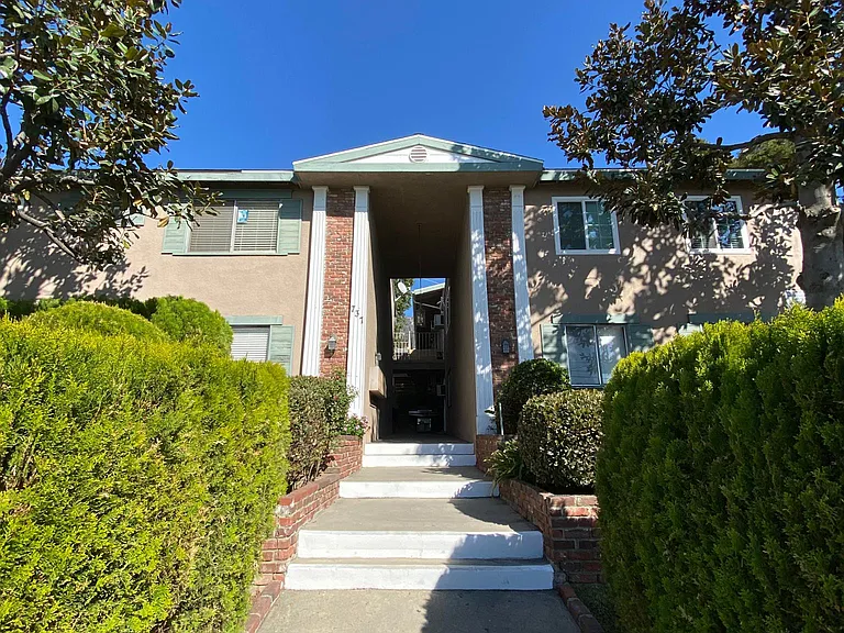 737 E Pine St #8 — Photo 1