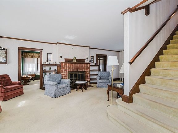 4th image of 8 Westhill Ave