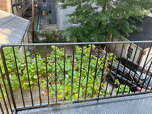 Rented by Melissa Conanan, LREB | media 23
