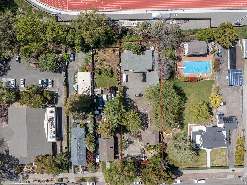 1st image of 415 N Cloverdale Boulevard