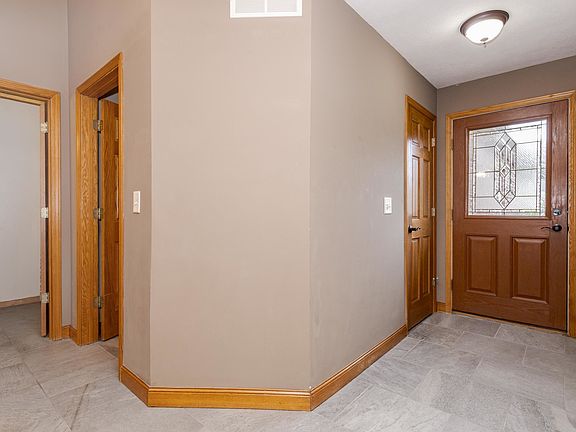 3rd image of 8627 Oakmont Rd