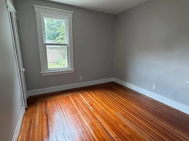 552 Central Ave — Photo 6