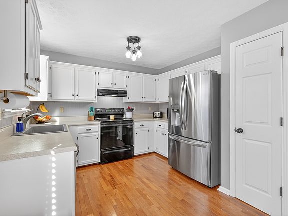 5th image of 7102 Clear Crest Ct