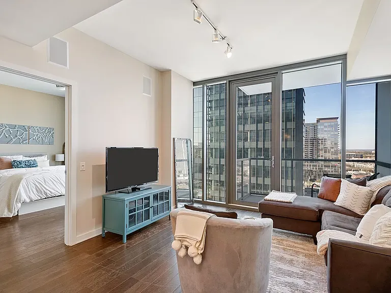 1212 Laurel St #1206 — Photo 9