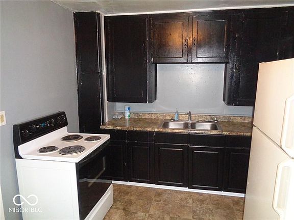 4th image of 812 N Bradley Ave