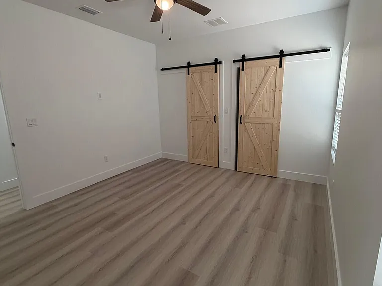 2512 N Bonita Ave — Photo 6