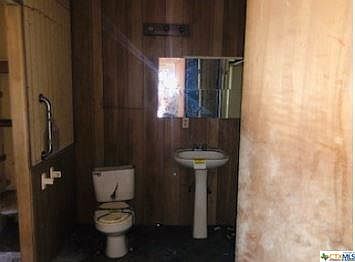 2nd image of 325 Maryland St