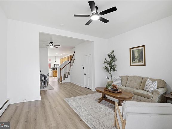 5th image of 327 Hazel St