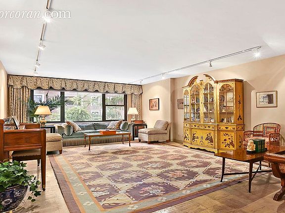 2nd image of 114 E 72nd St APT 5C