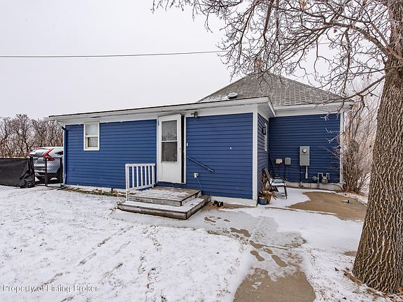 3rd image of 1142 McKenzie St