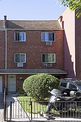 Rented by Space Marketing Shop