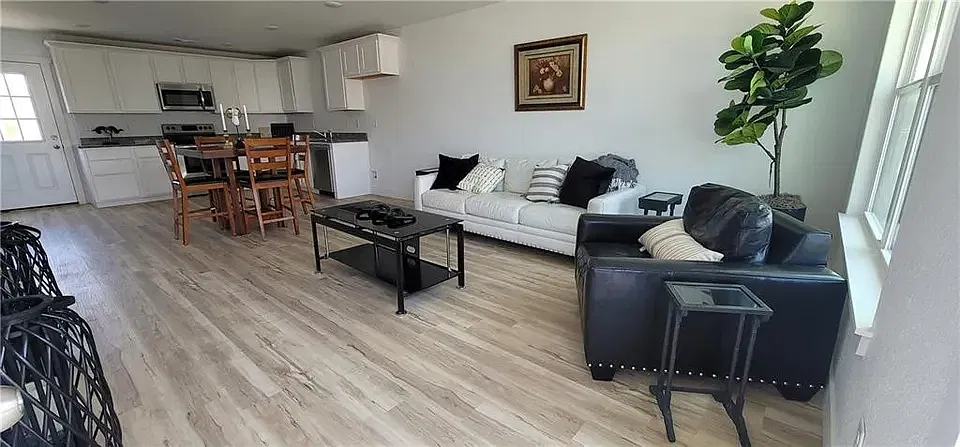 3 bed, 2.5 bath, 1216 sqft, $1,400 — Photo 1