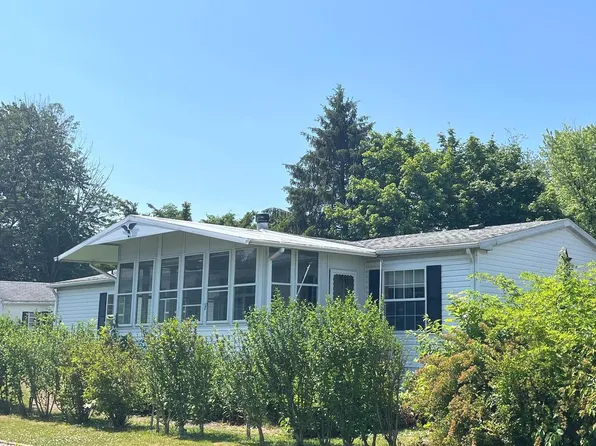 603 Overview Dr, Hamburg, PA 19526