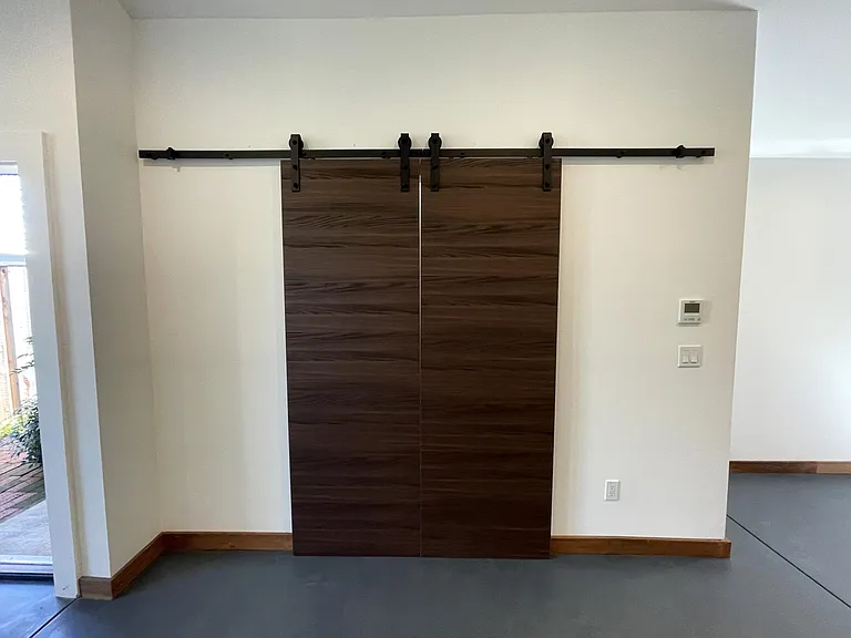 725 Center St — Photo 14