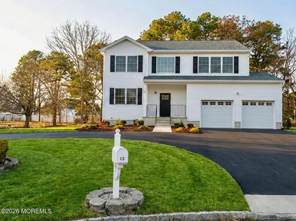 13 Laketree Court, Manchester, NJ 08759