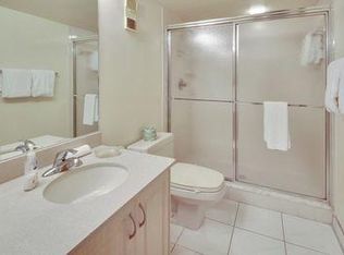7467 Bayshore Dr APT 206, Treasure Island, FL 33706