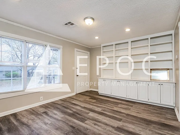 1252 N Braden Ave — Photo 5