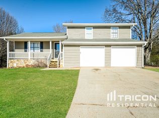 225 Waymon Dr, Stockbridge, GA