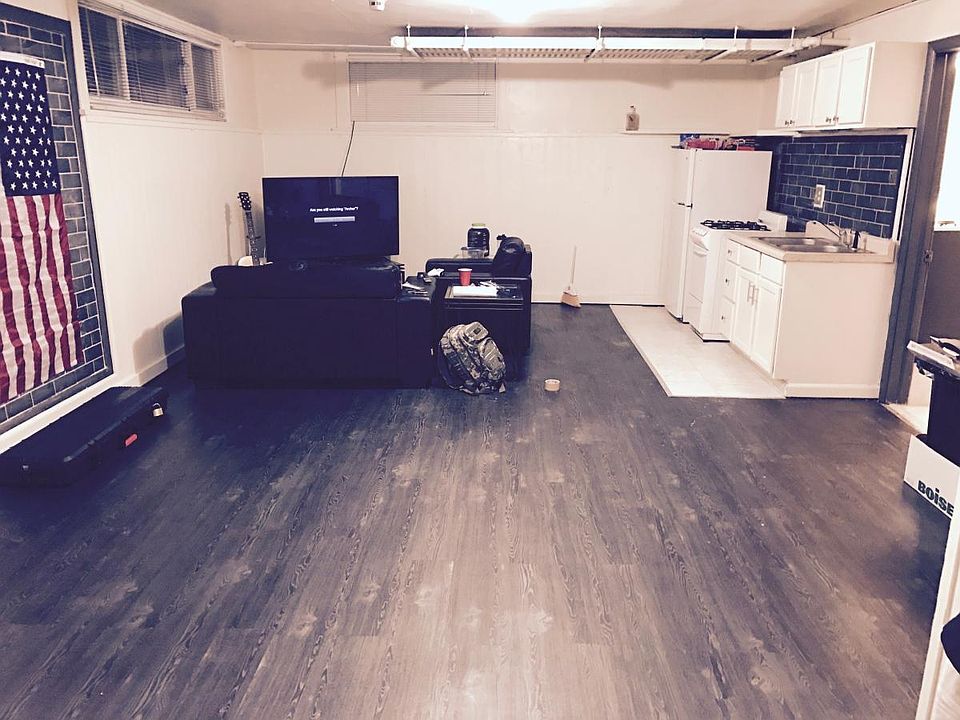 1st image of 725 W Broadway St APT 3