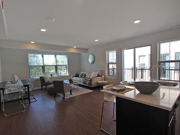 3rd image of 6656 Germantown Ave #302