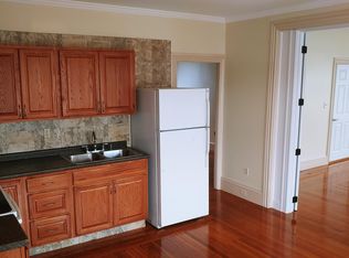 320 Lonsdale Ave #2F, Pawtucket, RI 02860