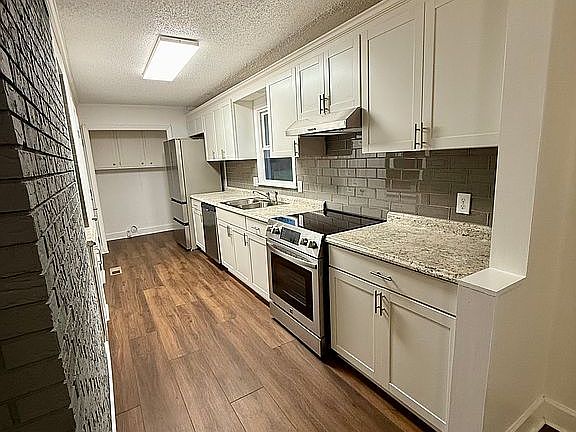 5th image of 404 McClain Rd