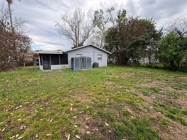 555 Cadillac Blvd — Photo 14