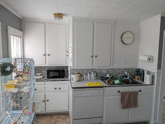 4th image of 46 Roberts St #2
