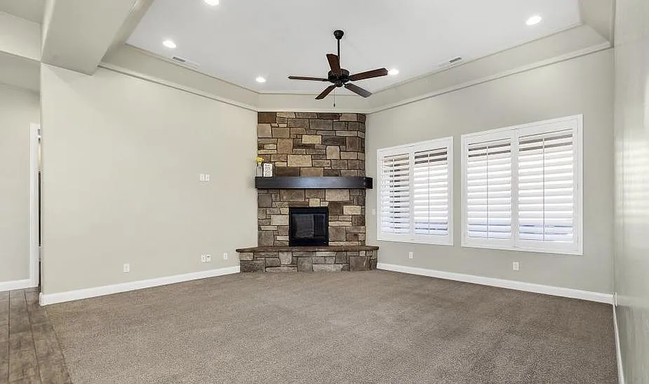 4 bed, 2147 sqft, $2,900 — Photo 3