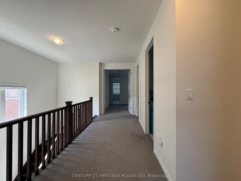 18 Dolucci Cres E — Photo 16