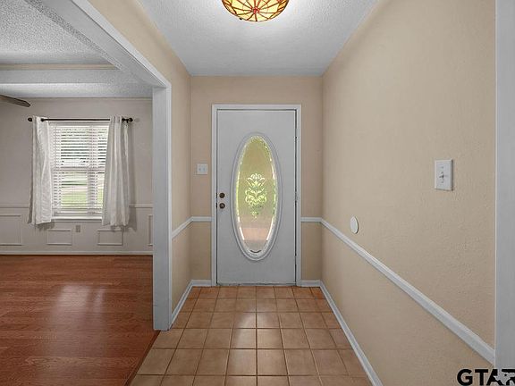 3rd image of 208 Karla Dr