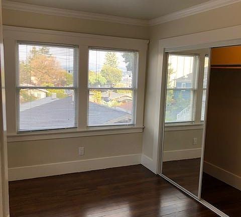 4th image of 910 Napa St #910