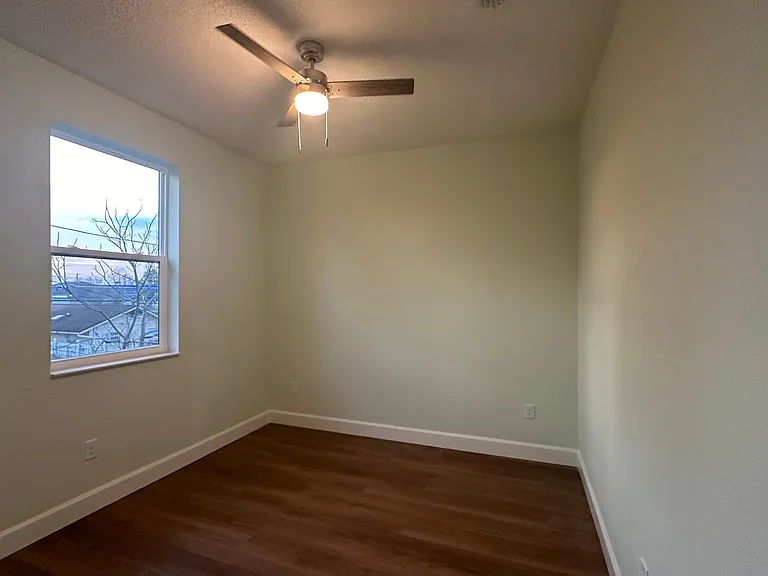 1614 Selma Ave — Photo 10
