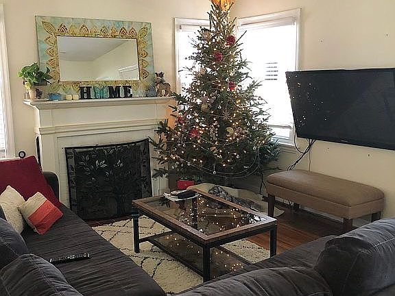 5th image of 3835 Gardner Ave