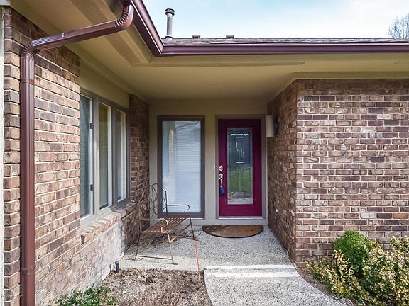 3rd image of 3241 Lake Dr SE #5