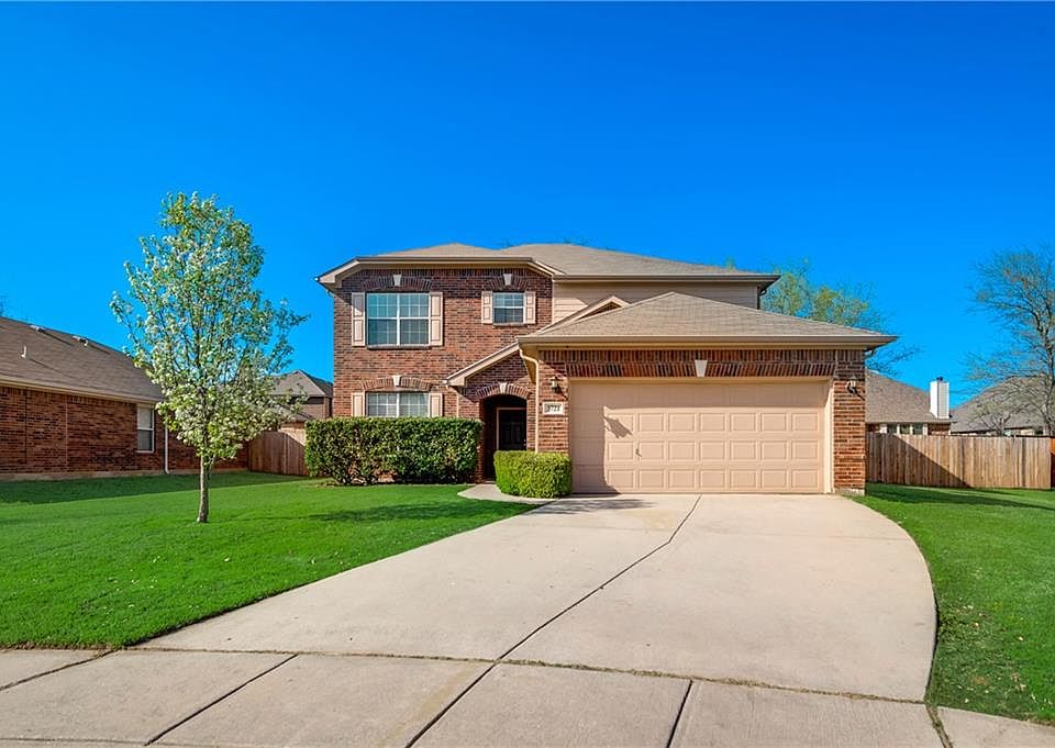 1st image of 3721 Redwood Cir