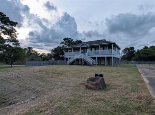 530 S Shady Ln, La Porte, TX 77571