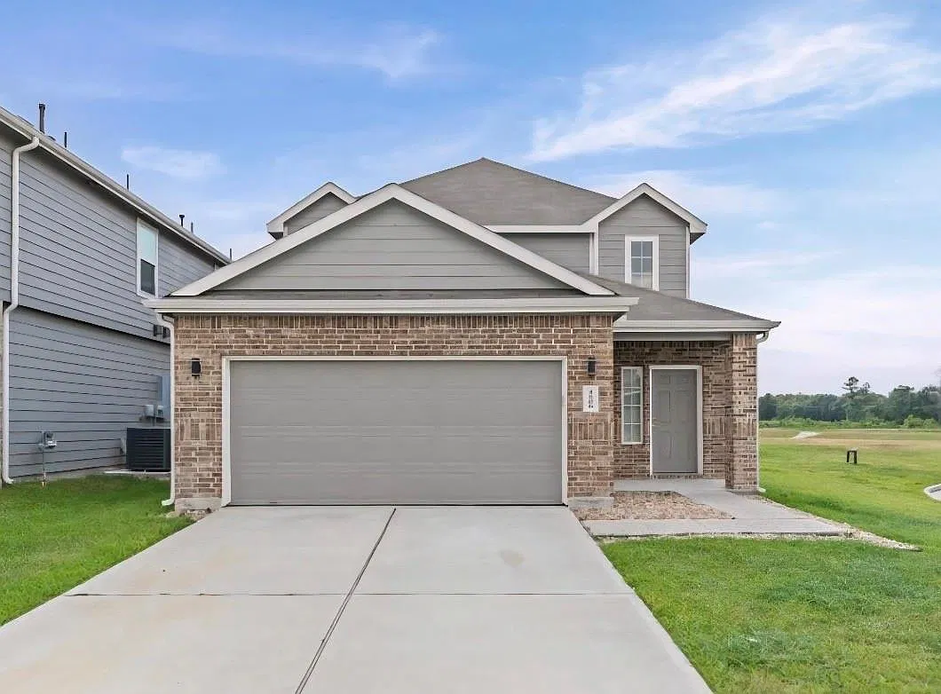 4 bed, 3.5 bath, 2716 sqft, $2,700 — Photo 2