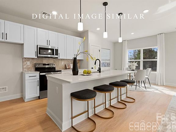 5th image of 602 N Broad St
