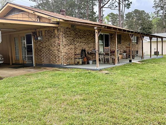 5th image of 225 Country Club Rd