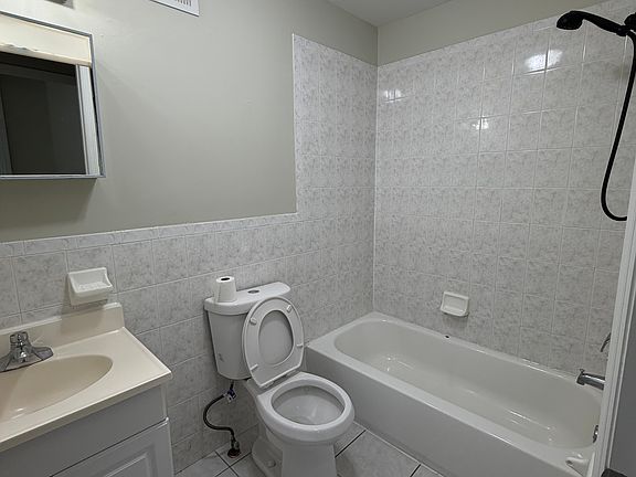 5th image of 132 Grant Ave #2