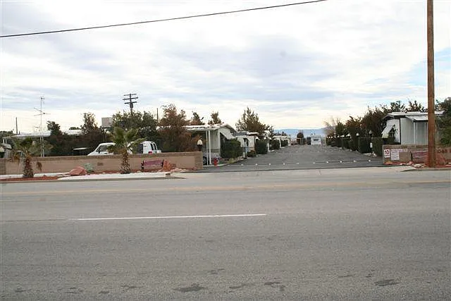 1048 W Rosamond Blvd — Photo 8